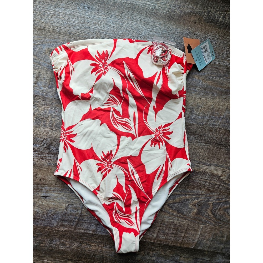One Piece SwimsuitWomens Shade & Shore 1 piece red & cream swimsuit size Medium